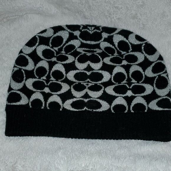 Authentic Coach knit hat - Picture 1 of 3